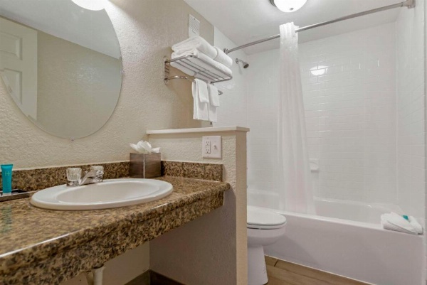 Inn on Destin Harbor, Ascend Hotel Collection image 20